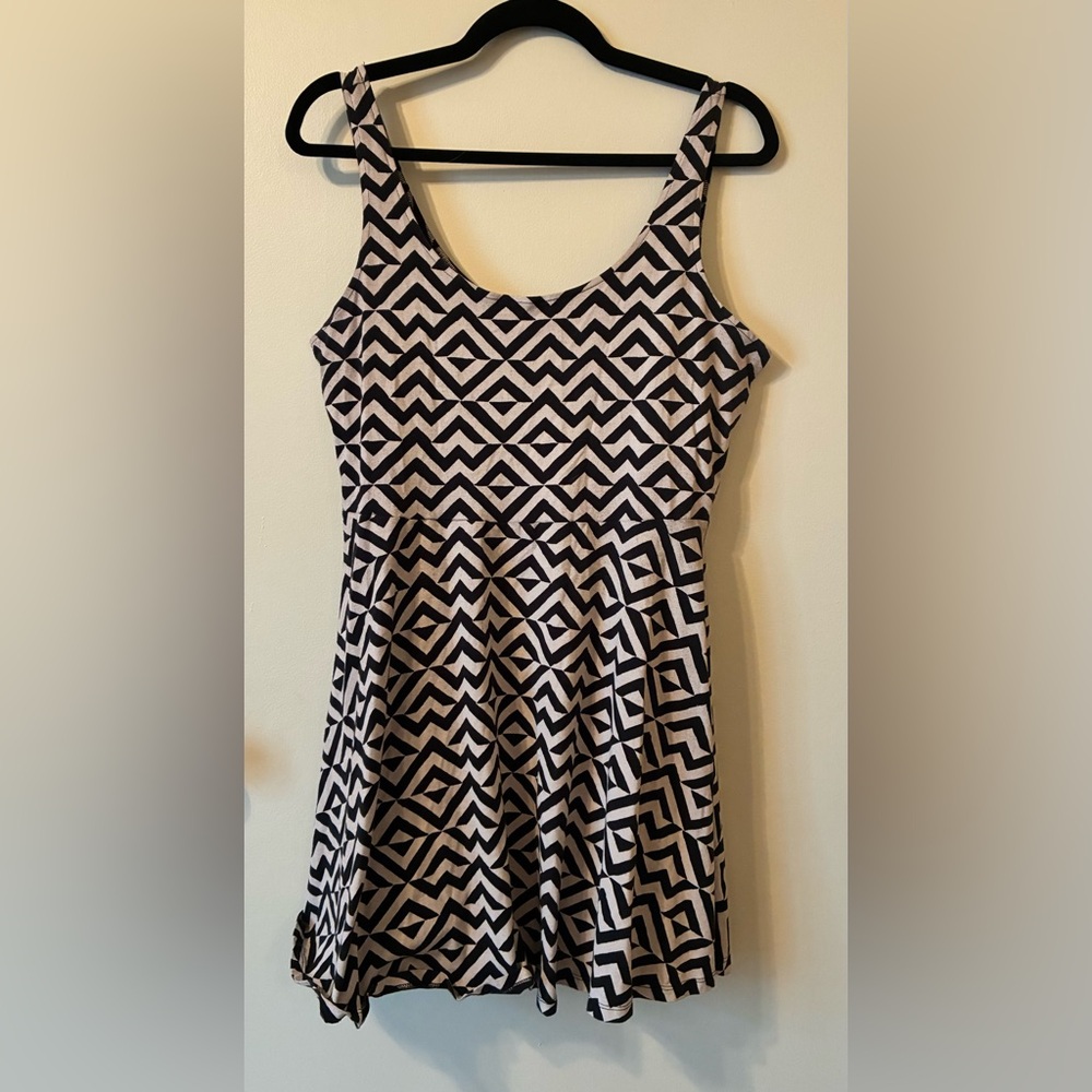 PINK Victoria's Secret Black Beige Chevron Geometric Mini Skater Dress Y2K EUC L